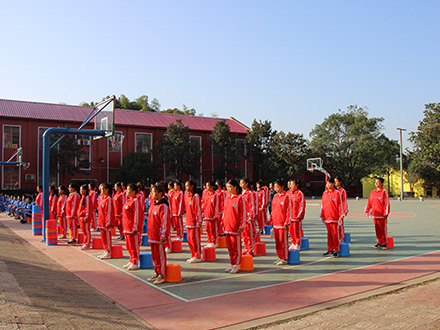 校园活动-励铮全封闭式学校